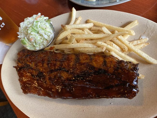 ベイビーバックリブ、こちらもどこで食べても同じく美味しい。<br />スーパーでは、バーベキューソースが売ってるほどです。