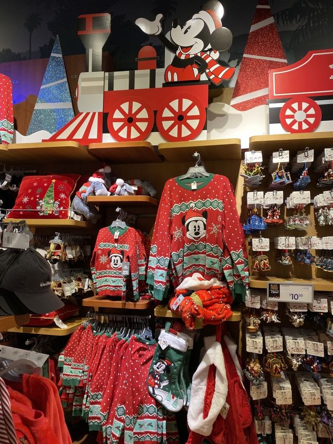 クリスマスのディスプレイは可愛くて心弾みます。