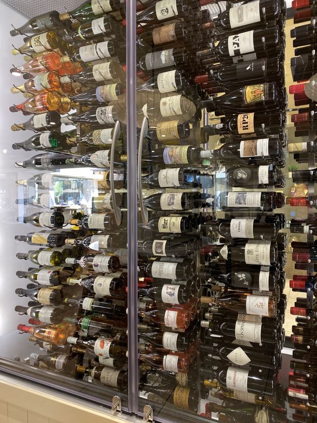 ワインバーだけにたくさんの種類があります。