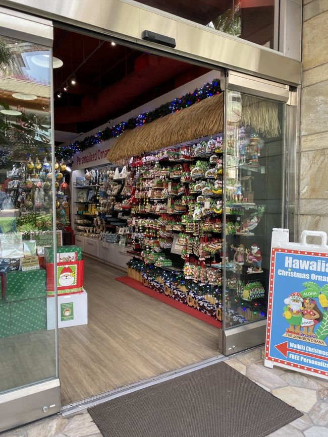 前に来た時は帽子屋さんだったような？<br />お店が割と変わります。<br />オーナメントのお店になっていました。