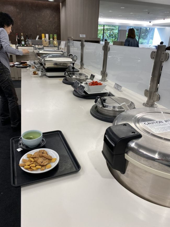 食事はカレーとチキンラーメンくらいしかありませんでした。