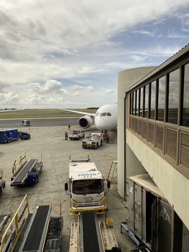 グループ2で搭乗できました。<br />友人も一緒にどうぞと言われラッキーです。<br />CAさんが挨拶に来てくれて、友人ビックリしていました。<br />