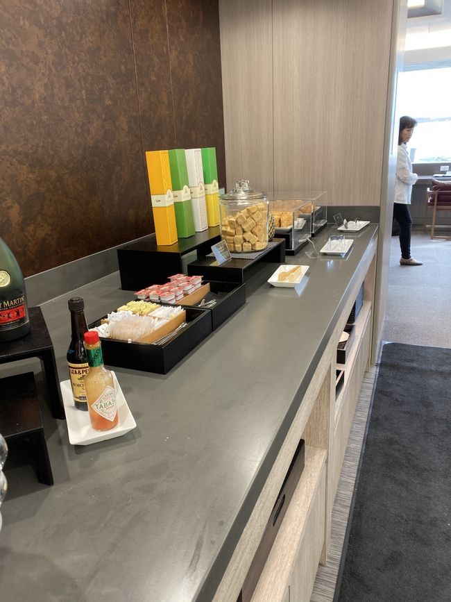 スナックコーナーにはパイナップルケーキがあります。