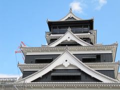 大天守閣の正面下まで来ました。白亜のかがやきです☆彡。