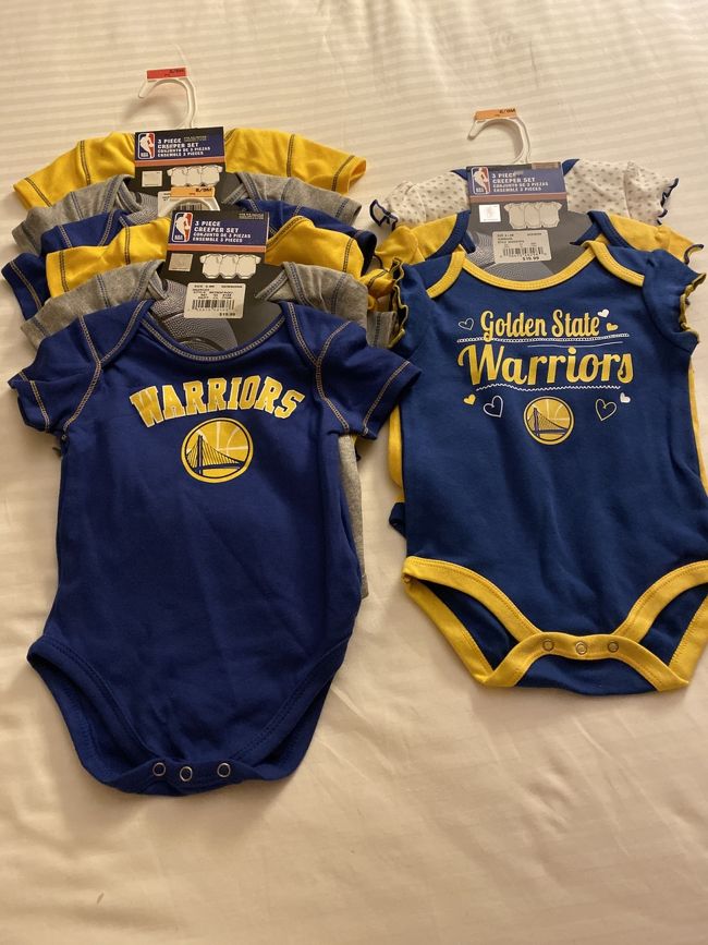 出産祝い用のベビー服をまとめ買いました。<br />バスケットのブランドみたいですが色が可愛いので。<br />どうせ短い期間しか着ないので可愛ければ良しなイメージです。