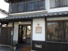 博物館通りは電柱もなく素敵な通りです。

「カフェ　キトテノワ」