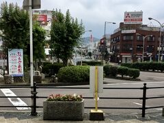 【中津川駅】

普通の田舎の駅という風景です。人口8万人かぁ....田舎にしては、結構いるな....