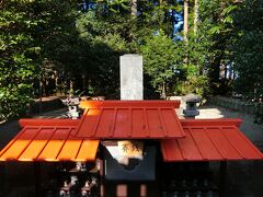 二宮尊徳のお墓。小田原生まれで、後半生は下野国で荒村復興などに尽力した。近くの如来寺で葬儀が行われたそうだ。
