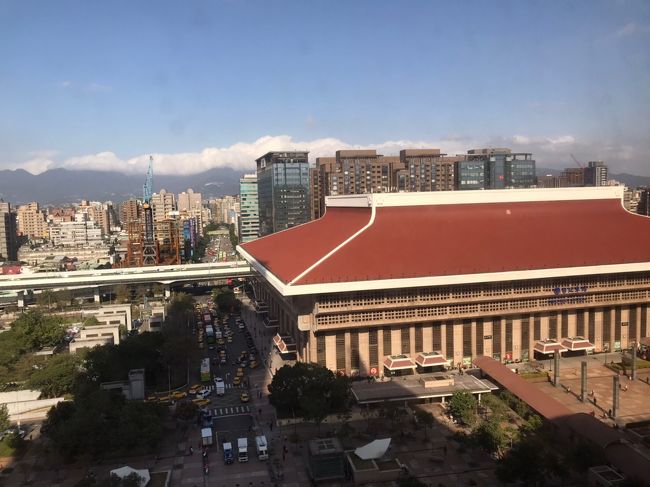 Aibnbからみた台北駅。