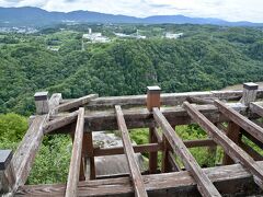 【...苗木城跡・なえぎじょうあと...】

上からの眺めは.....