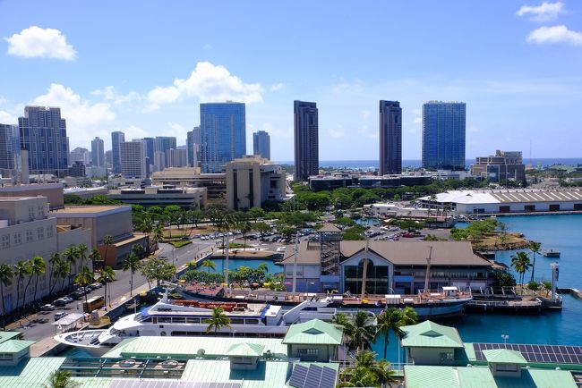 10階に登ってきました。ワイキキ方向。