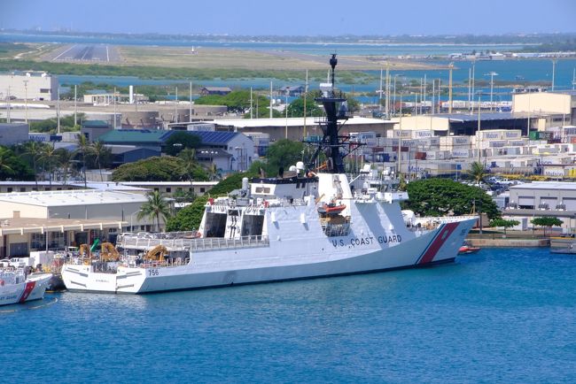 その先にももう一隻。