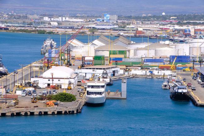 こちらには小さなお船。