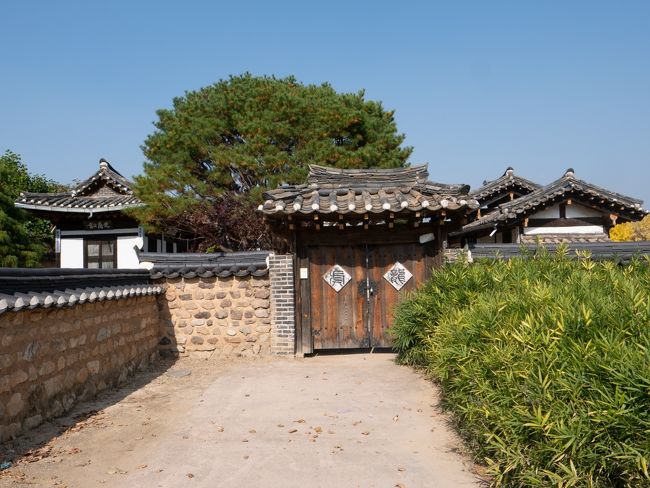 韓国　河回（ハヘ）暇面　양반（ヤンバン） 韓国の昔を訪ねた一週間（2）河回村 ハフェマウルの秋』安東
