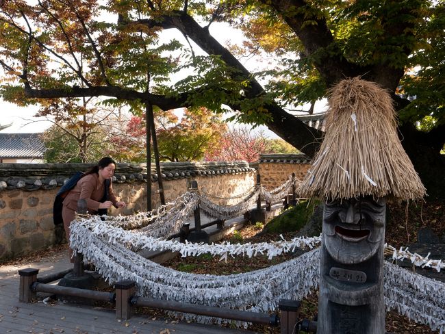 韓国　河回（ハヘ）暇面　양반（ヤンバン） 韓国の昔を訪ねた一週間（2）河回村 ハフェマウルの秋』安東