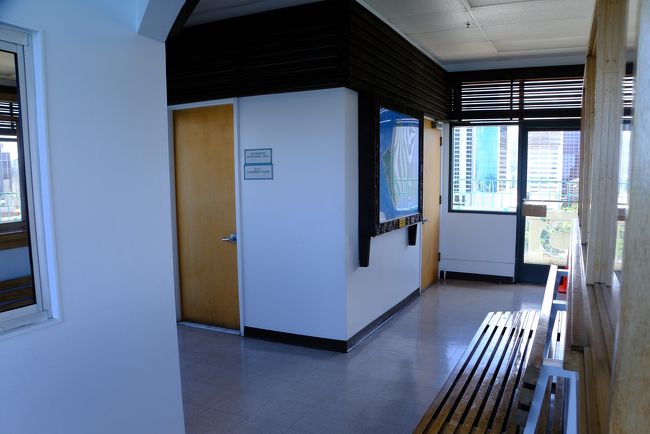 もともとここは船の信号所だったらしく、その頃の部屋も残されていました。