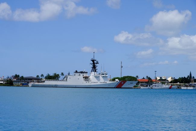 対岸には白い船。コーストガードと書かれています。