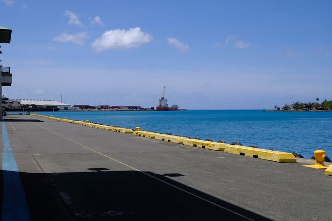 かつては憧れのハワイ航路の玄関としてにぎわっていたであろう港の入り口。