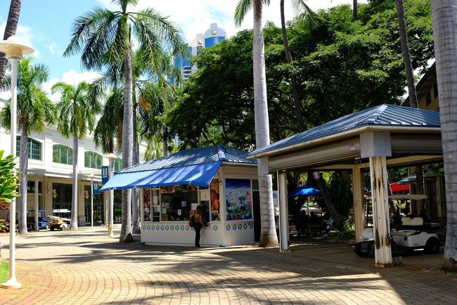 ここにも売店。こんなところにお客さん、来るのでしょうか。