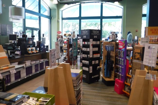 その中の一つのお店に入ってみましょう。