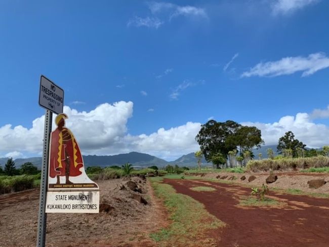 クカニロコ・バースストーン。先住民にとって大切な聖地でパワースポット。