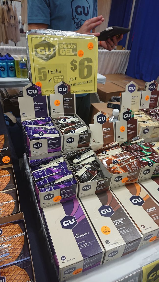 日本で購入するよりも安いので、友人に頼まれた分も購入