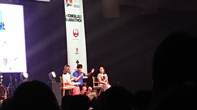 トークショーもありました。今年参加のアンジャッシュ渡部さん、女優の平佑奈ちゃん。