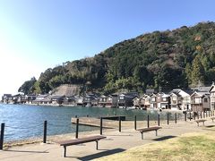 伊根に到着！
舟屋群を望む観光案内所前は駐車場と、ちょっとした公園のように整備されています。
