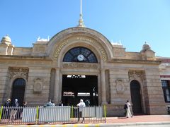 フリーマントル駅に到着。駅を降りるとシニア・ボランティアの方々が街の地図を配っており、場所や見どころを尋ねることが出来ました。