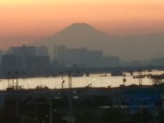 　ホテルの部屋の窓から富士山が。　　夕焼けがとてもきれいでした。