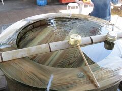 富士宮やきそば学会アンテナショップにて

お水だけは飲み放題ですｗ