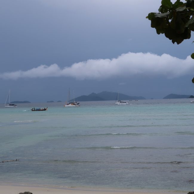 波も穏やかで海もとても綺麗。