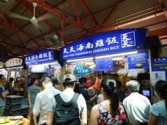　そして、お目当てのマックスウェルフードセンターにある天天海南鶏飯へ。