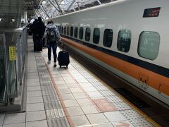 時間にしたら名古屋～京都間くらいかな
あっという間に台中駅に到着

大きくて綺麗な駅でした