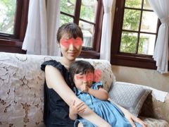 さきに宿に到着していた母と合流。
やどはかいひん荘鎌倉にしました。

選んだポイントは、畳・部屋食・駅ちか・温泉もあるけど部屋風呂もあることです。
お部屋も広かったし、勝手に歩き出す1歳をコントロースするのは大変で自由にさせられたので良かったです。

GWということで少しお値段高めでした( ；∀；)
パパのお休みに合わせるとどうしてもハイシーズンになってしまう。