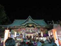 ちょっと並んでましたが、私も参拝させていただきます。
初めて夜祭を観に来ました