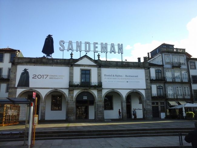 ワインナリーSandeman でガイドツアーに参加して見学。一時間ほど。<br />最後にワインの試飲もあります。