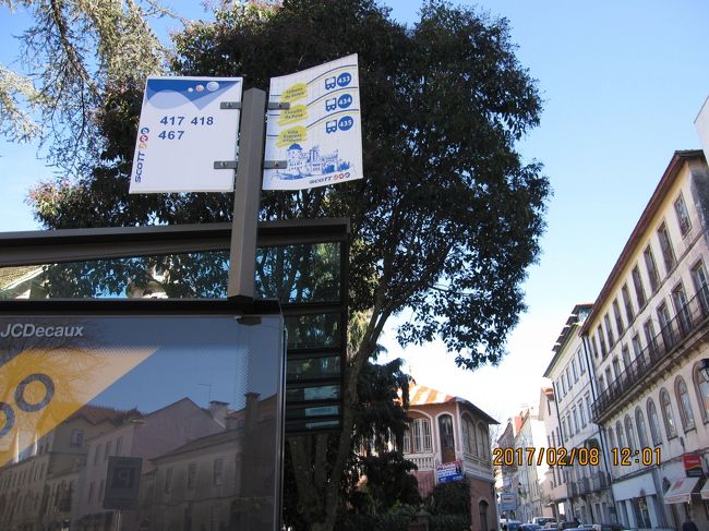 403番バス停。30分毎発車。