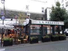 創業1902年のカフェ。
ラ・パレット「LA　PALETTE」

歩いて5分で到着。パリジャンなら1～2分で着いちゃいそう(^^）