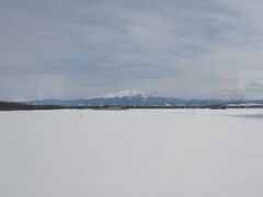 はい、きれいな海別岳です。