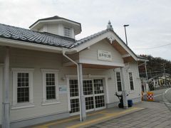 おなかも満足したところで、團助前から京福バスに乗り、永平寺口駅に向かいました。こちらの駅は有人駅。窓口で切符を買ってから、電車に乗り込みます。