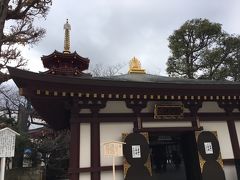 「川崎大師」は通称で、正しくは「平間寺（へいけんじ）」。

真言宗智山派の大本山の寺で、高尾山薬王院、成田山新勝寺とともに関東三本山のひとつであります。
1813（文化10）年、徳川幕府第11代将軍、家斉が厄除に訪れた事から厄除け大師として広まっています。

この建物は「経蔵」。
平成16年、大開帳奉修記念事業として落慶されました。
中国最後の木版大蔵経「乾隆版大蔵経」7240巻が収蔵されています。