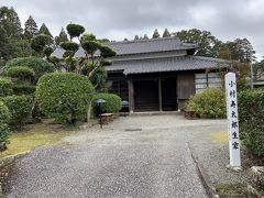 小村寿太郎の生家。移築されて、残っています。中には入れなかったと思います。
