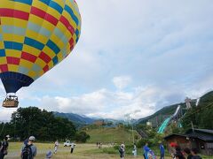 2日目は早朝から熱気球に乗ってきました。
ジャンプ台がある！
長野オリンピックの時使ったやつだね。
初めて見た。