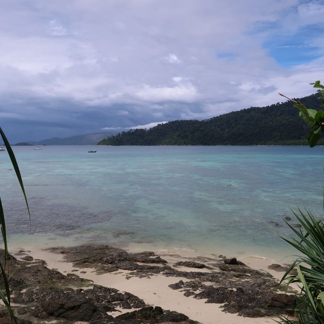 干潮。ごつごつして裸足だと確実に怪我します。<br /><br />