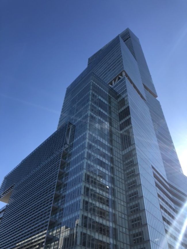 腹ごなしにあべのハルカスまでお散歩に。