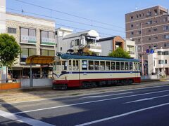 市電も走っています。
街に馴染んでいますね。