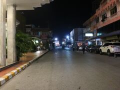 ホテルに戻り爆睡。