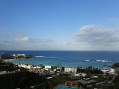 沖縄2日目の朝、オキワナマリオットリゾート＆スパ14階のお部屋からの景色です。