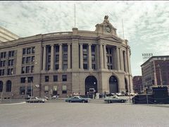 south station。鉄道の駅です。